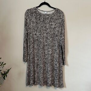 Old Navy Black and White Patterned Long Sleeve Dress